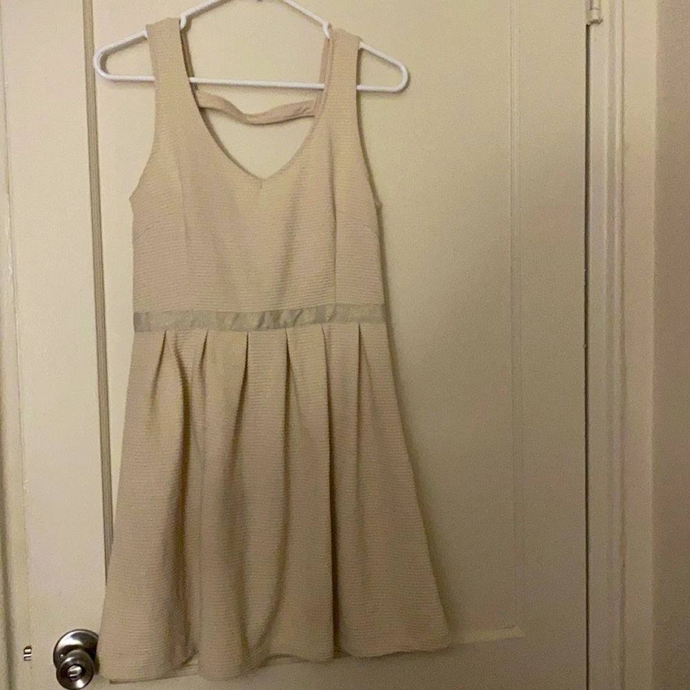 American Eagle cream dress size: 4